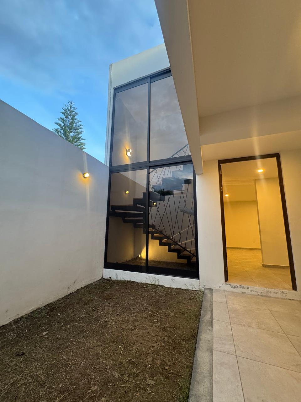 CASA EN RENTA SAN LORENZO