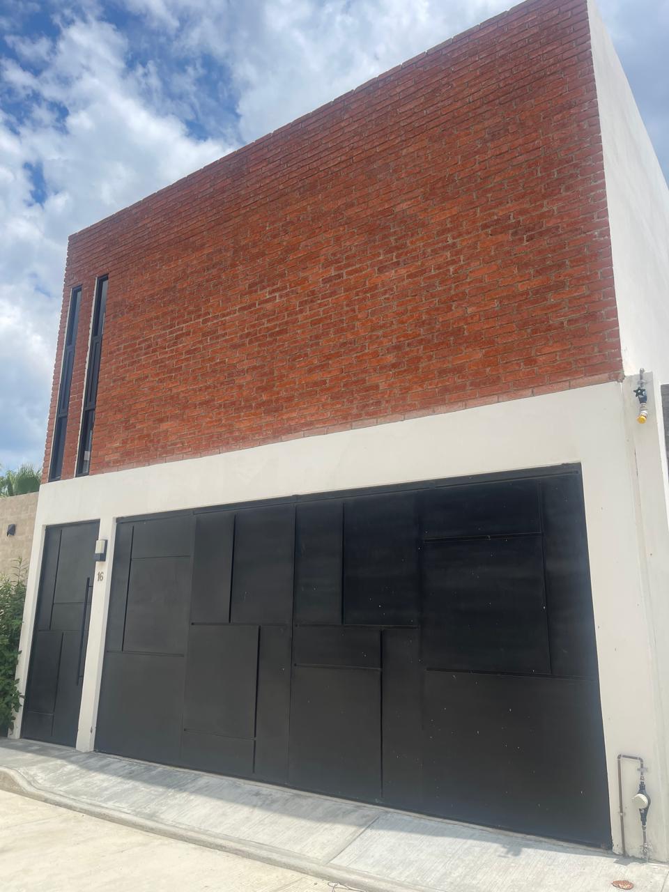 CASA EN RENTA SAN LORENZO