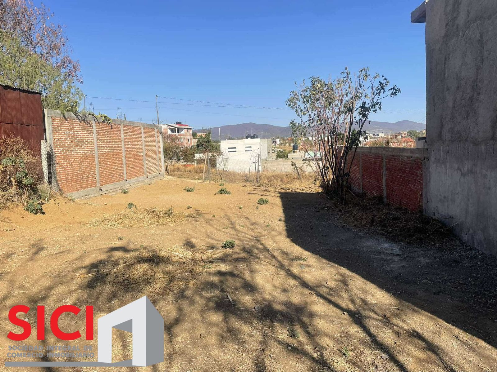 Terreno en Venta en Cuilapam de Guerrero a 2 cuadras de la Gasolinera el Tepeyac