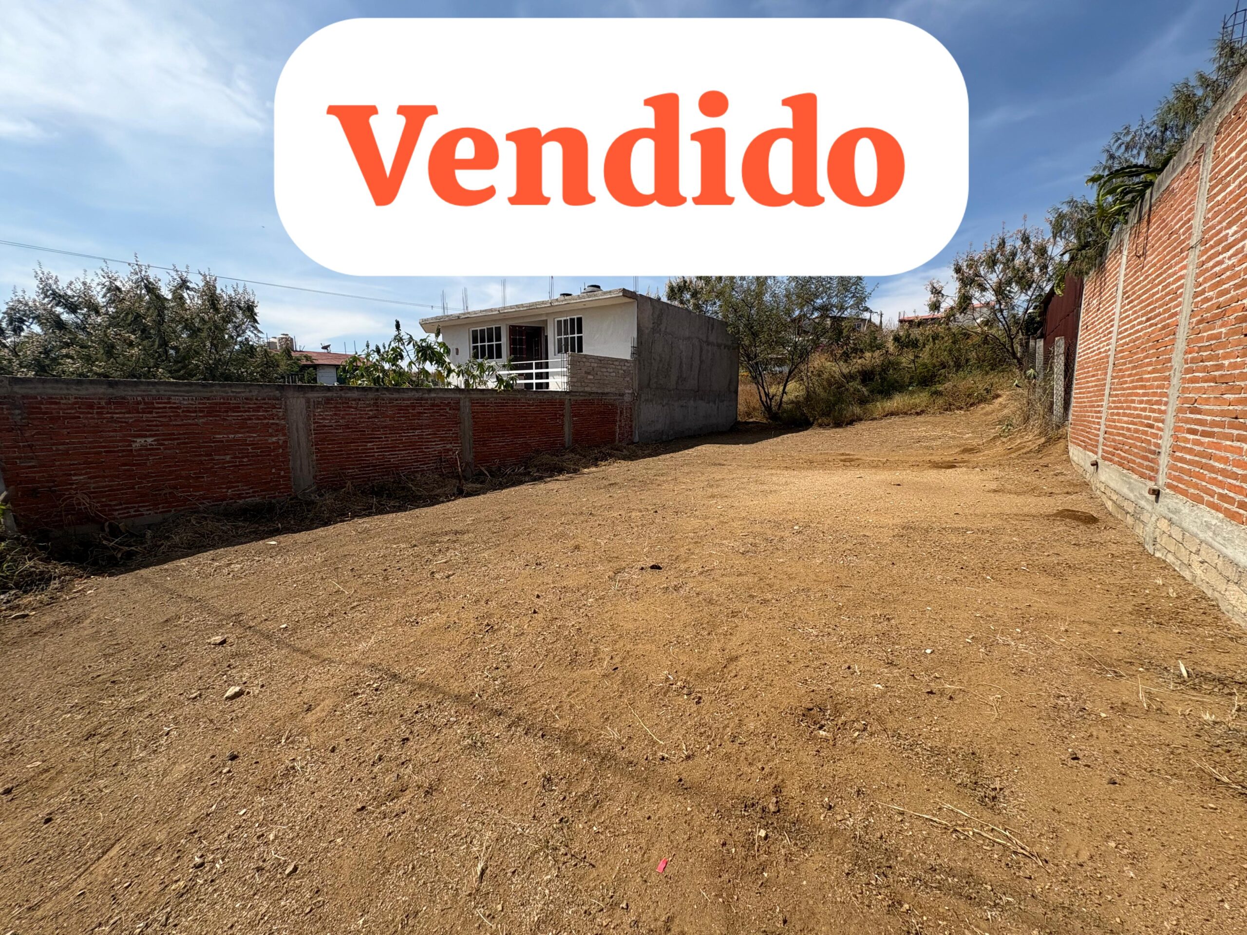 Terreno en Venta en Cuilapam de Guerrero a 2 cuadras de la Gasolinera el Tepeyac