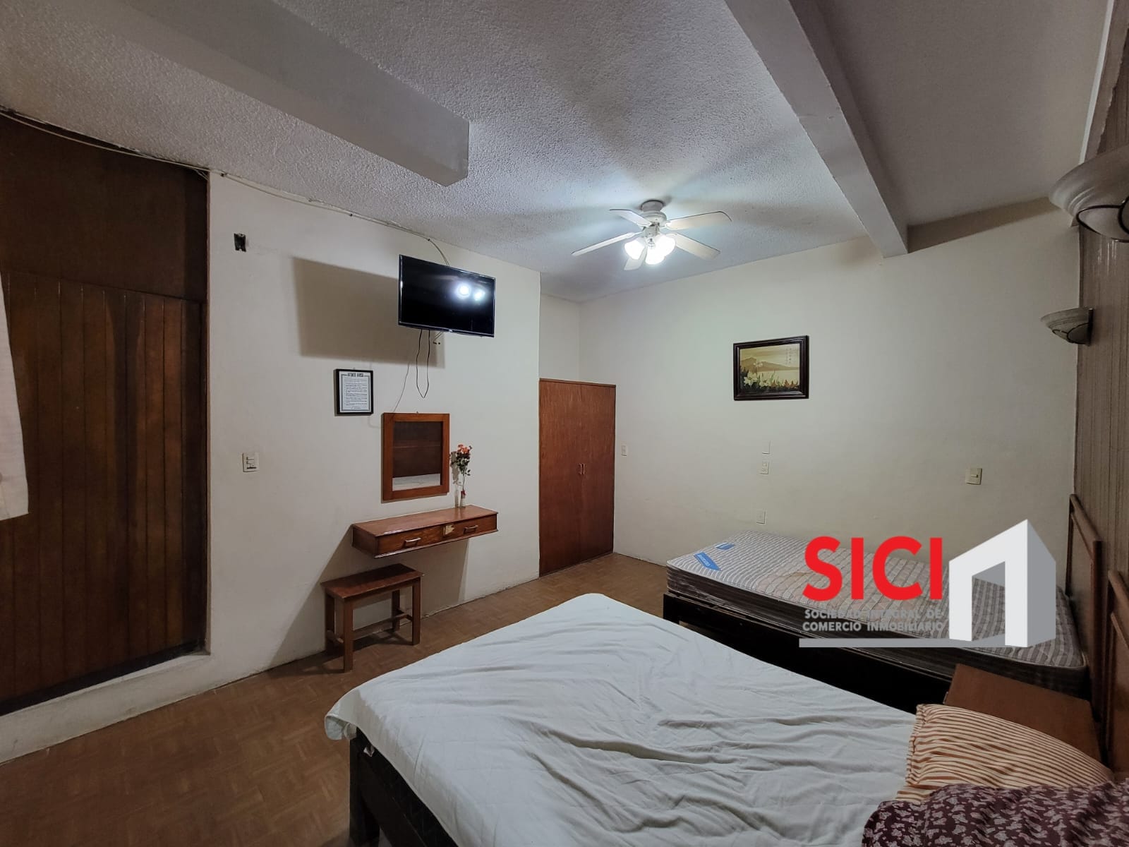 HOTEL LAS CASAS