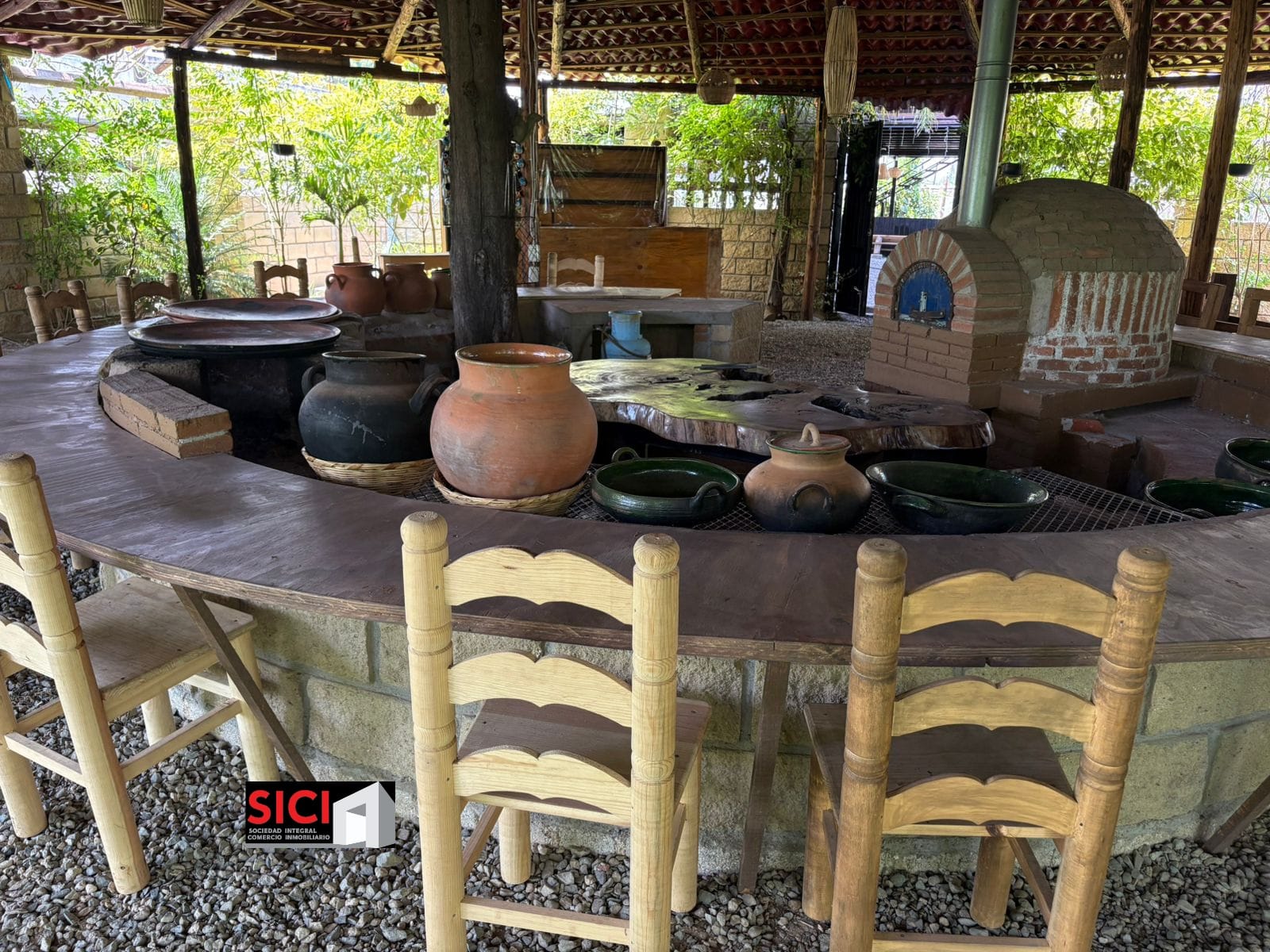 RENTA DE CASA PARA RESTAURANTE CON AMPLIA TERRAZA EN SAN DIONISIO OCOTLÁN