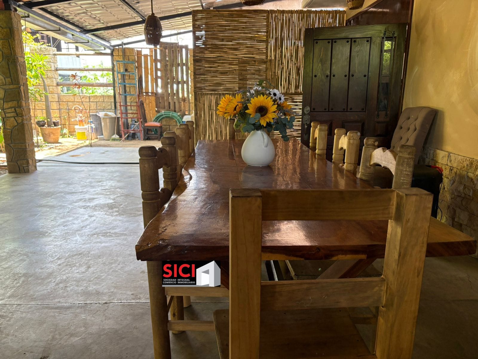 RENTA DE CASA PARA RESTAURANTE CON AMPLIA TERRAZA EN SAN DIONISIO OCOTLÁN