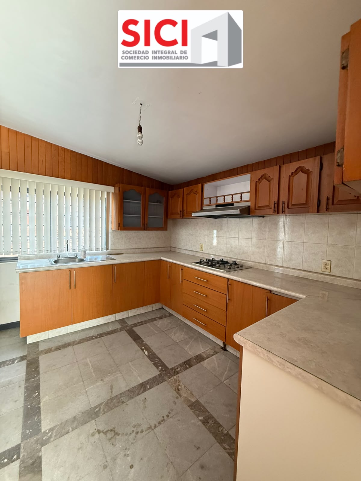 RENTA CASA SANTA ROSA