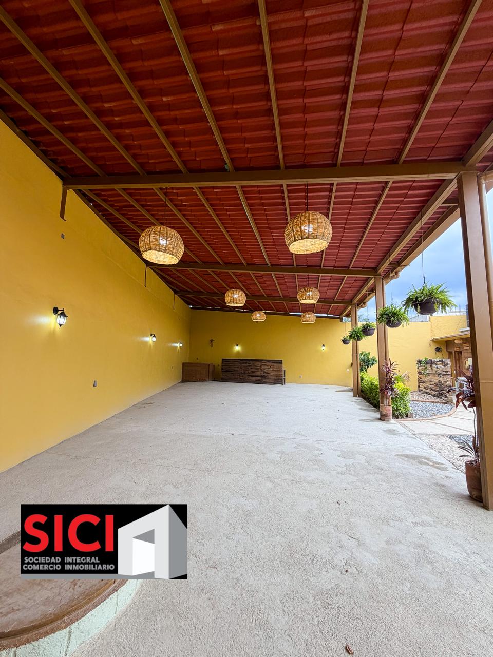 Áurea. Salón en venta