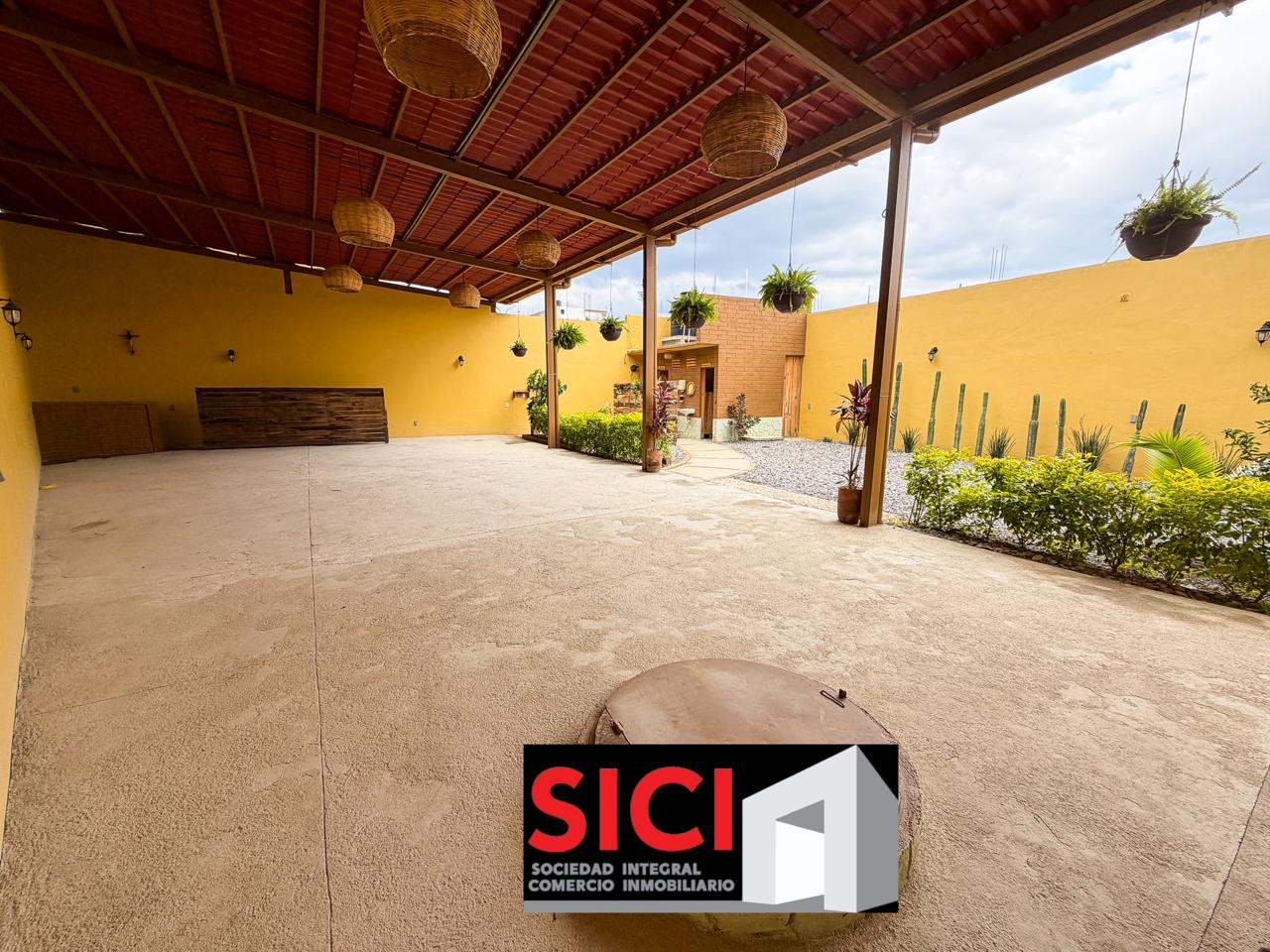 Áurea. Salón en venta