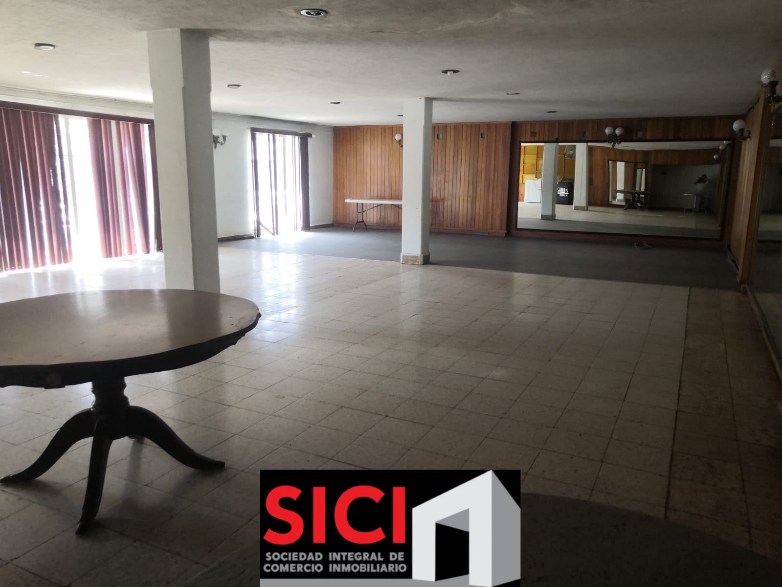 Espacio en renta 180m2 en  santa rosa