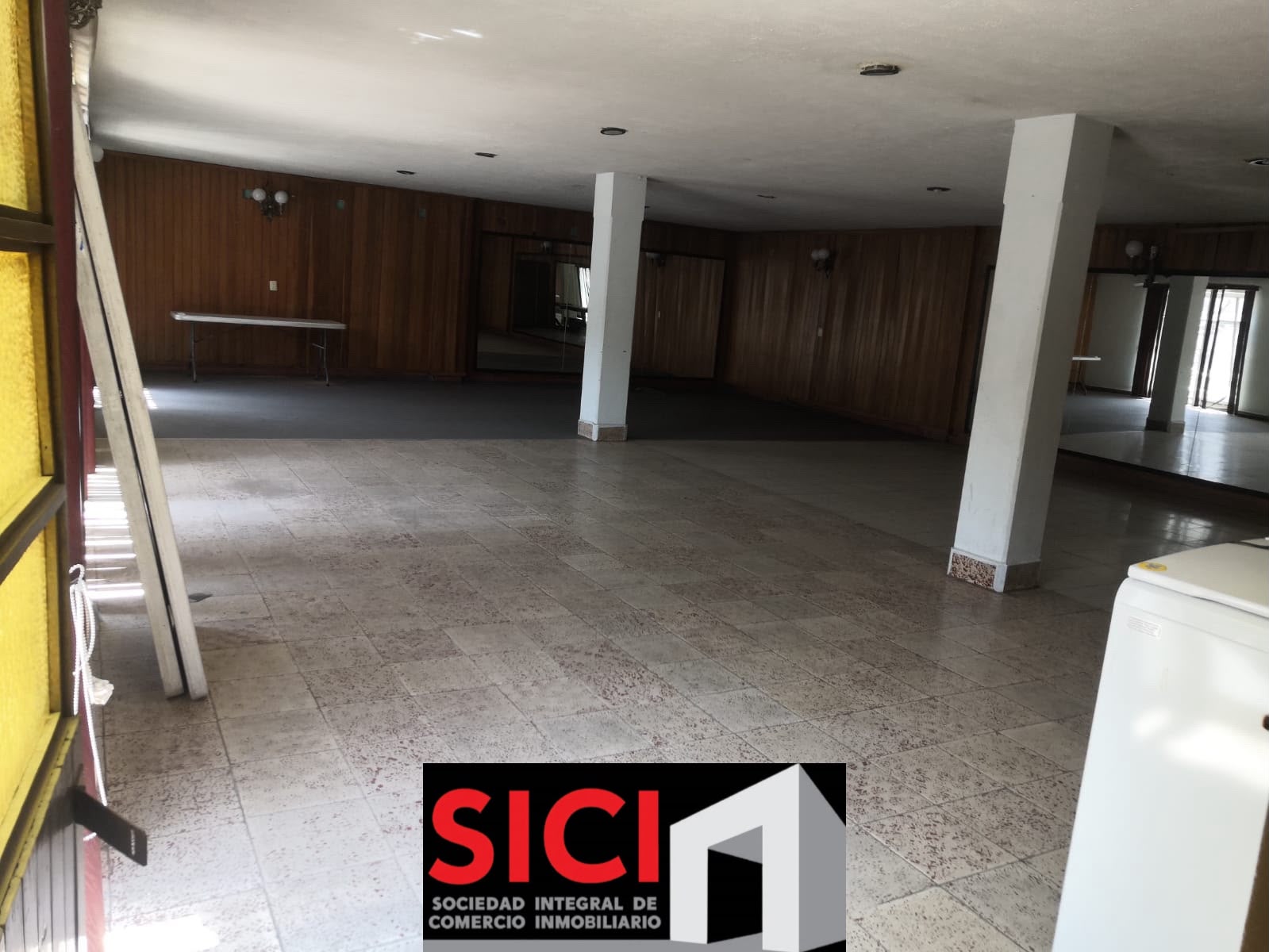 Espacio en renta 180m2 en  santa rosa