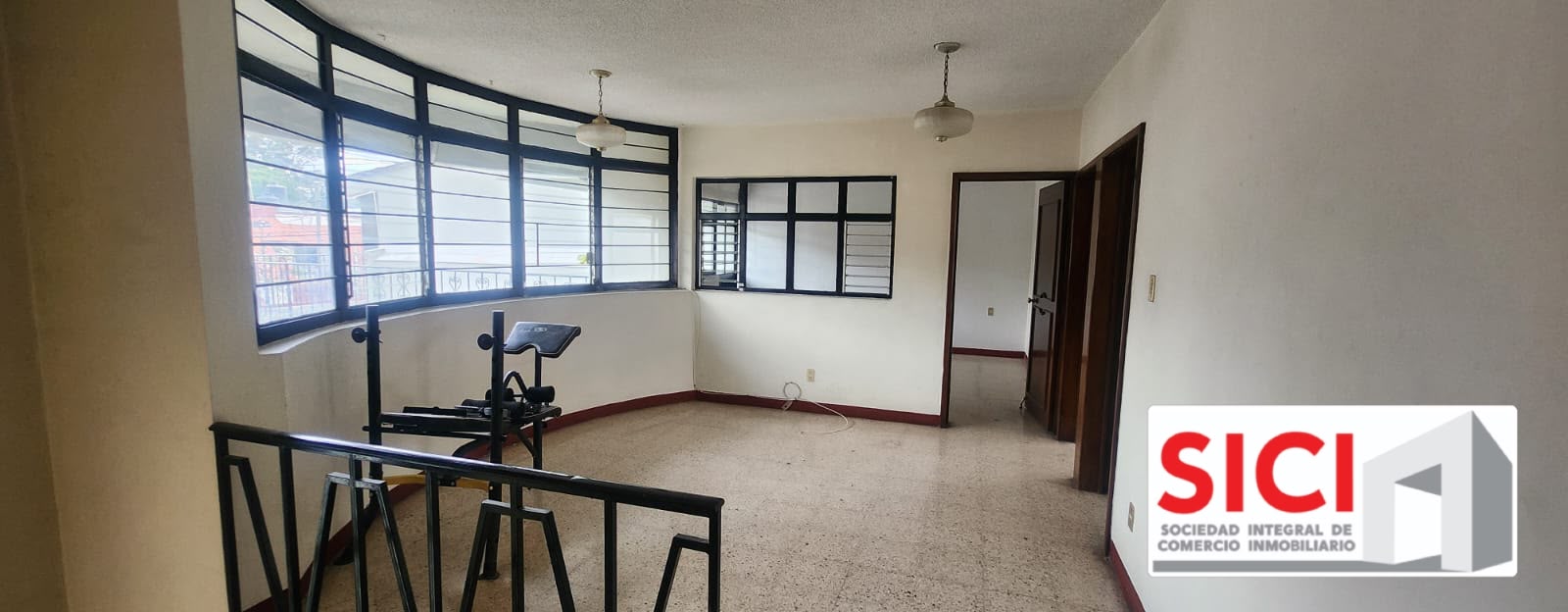 CASA EN RENTA  SANTA ROSA 2 CERCA AURRERA