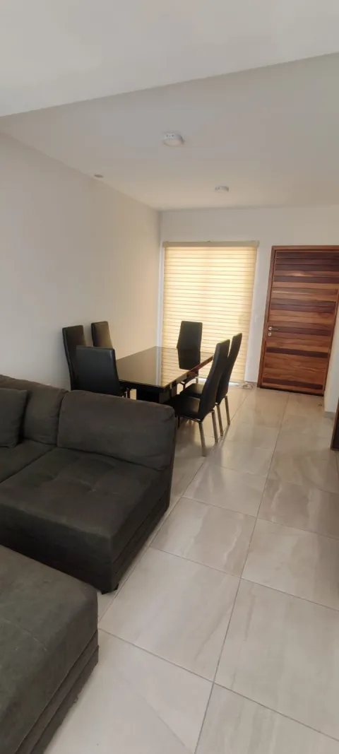 CASA EN RENTA PALMAS DE SANTIAGO II